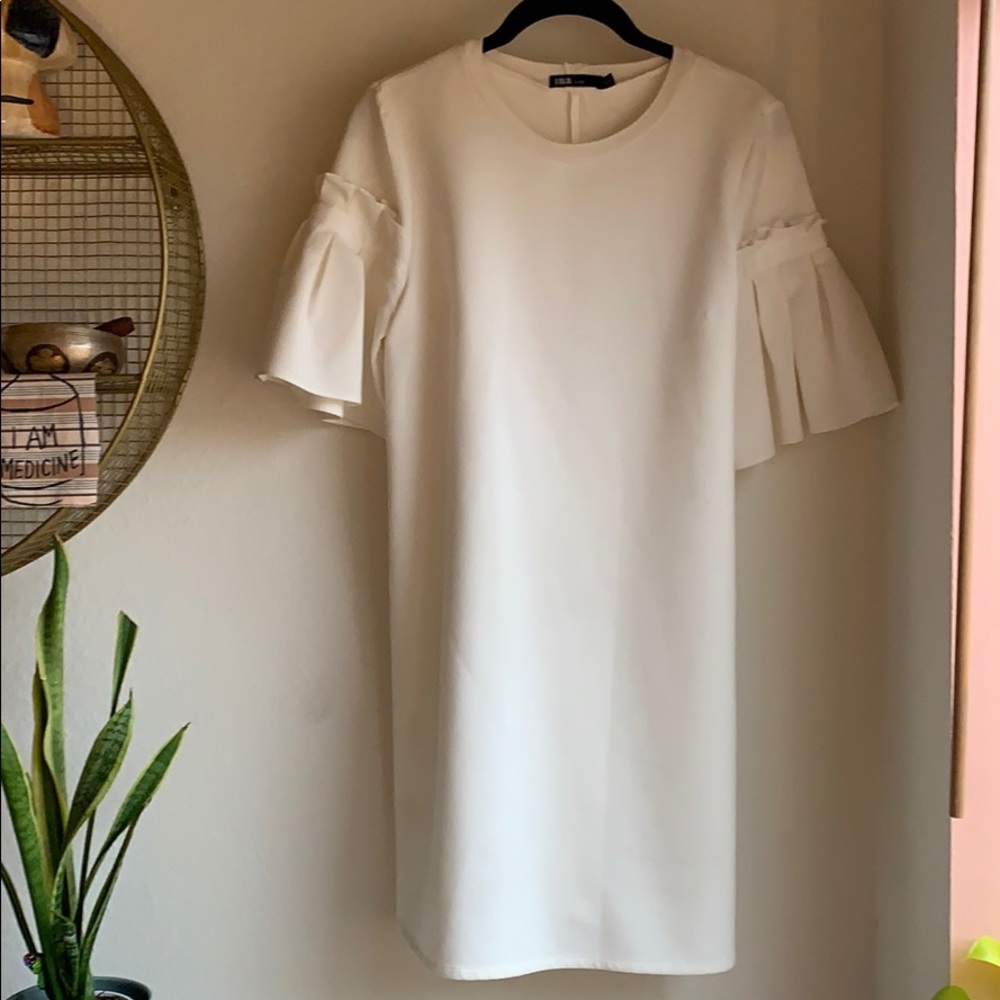 Shift Dress with flared short sleeves
